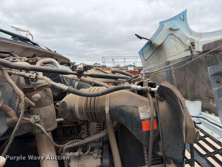 image for item EC4618 2000 Ford F650 dump flatbed truck