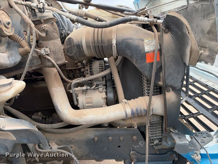 image for item EC4618 2000 Ford F650 dump flatbed truck