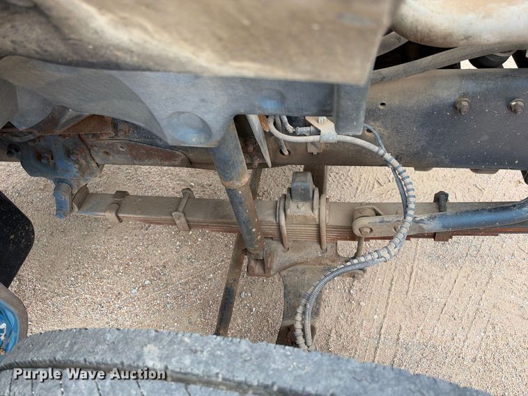 image for item EC4618 2000 Ford F650 dump flatbed truck