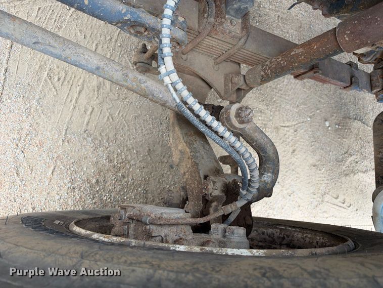 image for item EC4618 2000 Ford F650 dump flatbed truck