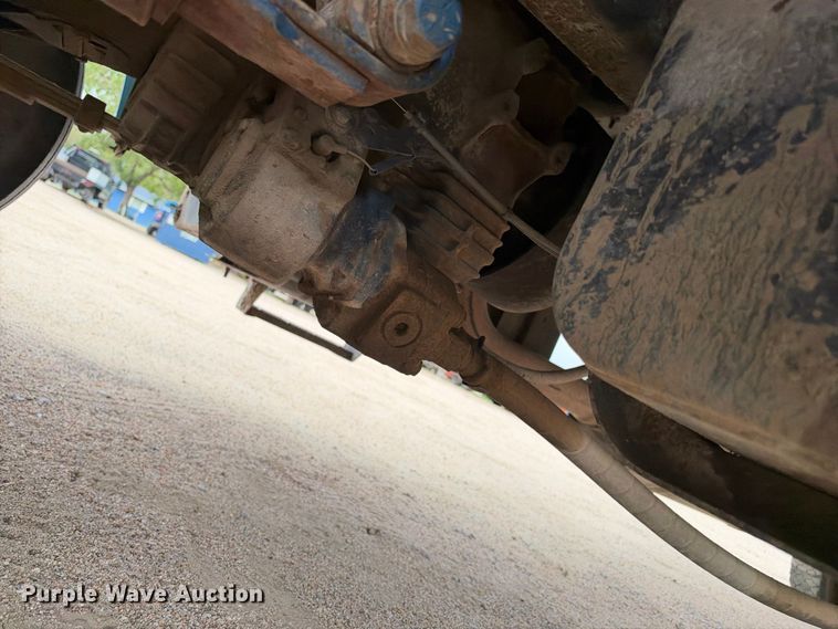 image for item EC4618 2000 Ford F650 dump flatbed truck