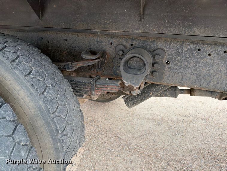 image for item EC4618 2000 Ford F650 dump flatbed truck