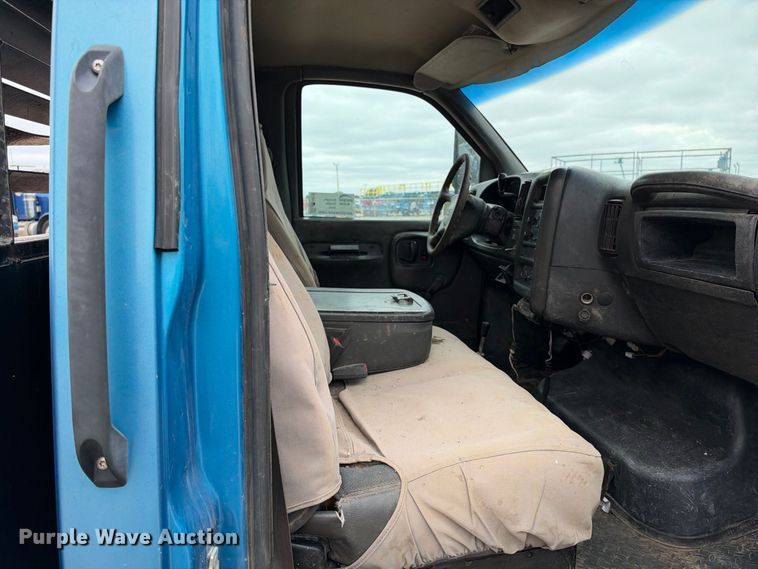 image for item EC4619 2005 GMC C4500 dump flatbed truck