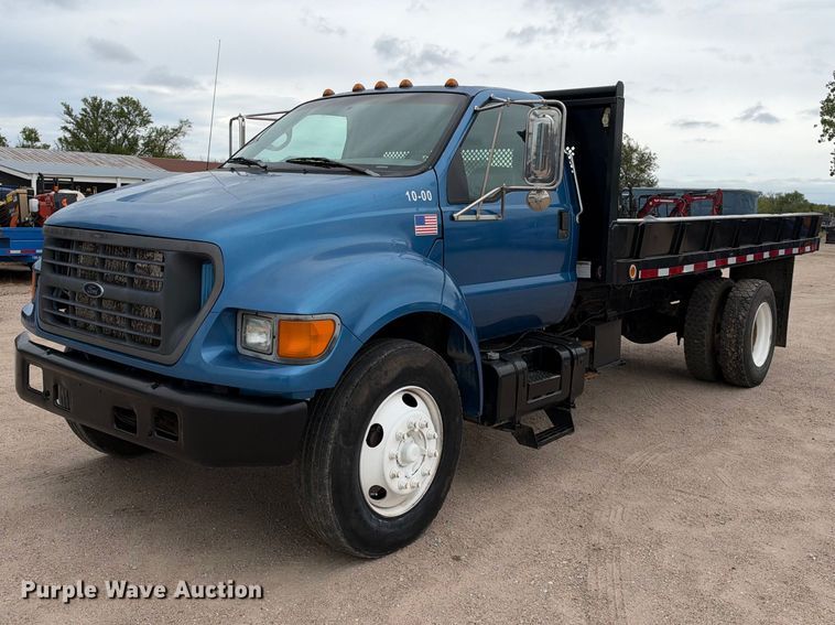 image for item EC4620 2000 Ford F650 dump flatbed truck