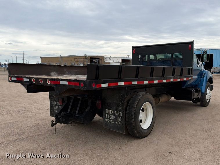 image for item EC4620 2000 Ford F650 dump flatbed truck
