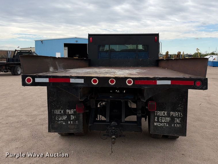 image for item EC4620 2000 Ford F650 dump flatbed truck