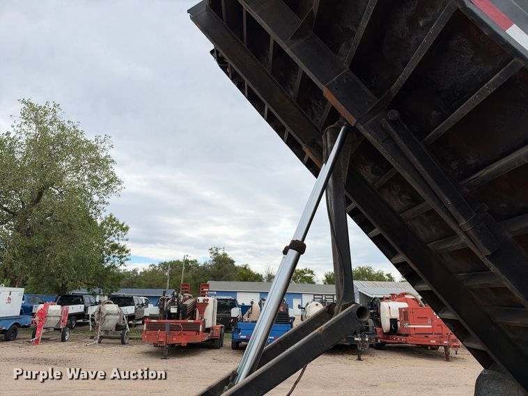 image for item EC4620 2000 Ford F650 dump flatbed truck