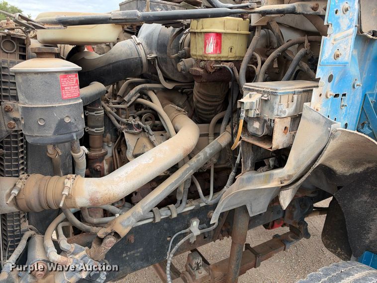 image for item EC4620 2000 Ford F650 dump flatbed truck