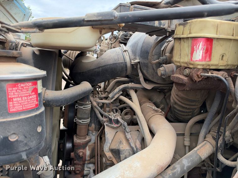 image for item EC4620 2000 Ford F650 dump flatbed truck