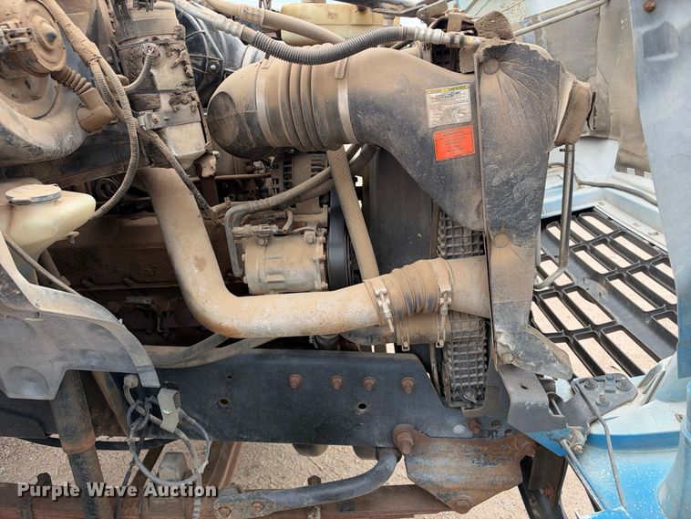 image for item EC4620 2000 Ford F650 dump flatbed truck