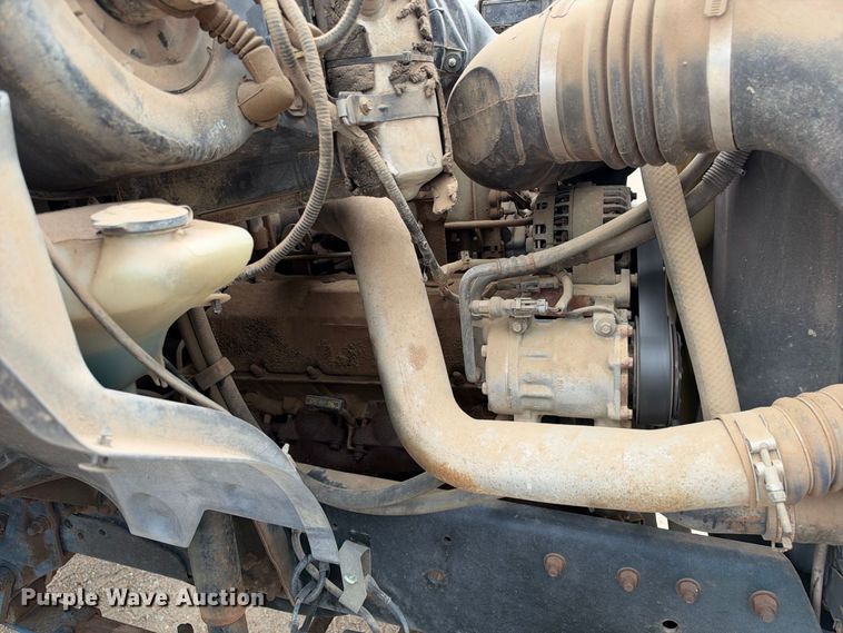 image for item EC4620 2000 Ford F650 dump flatbed truck