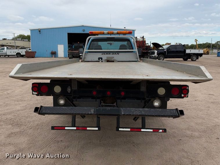 image for item EC4622 2003 Ford F550 rollback truck