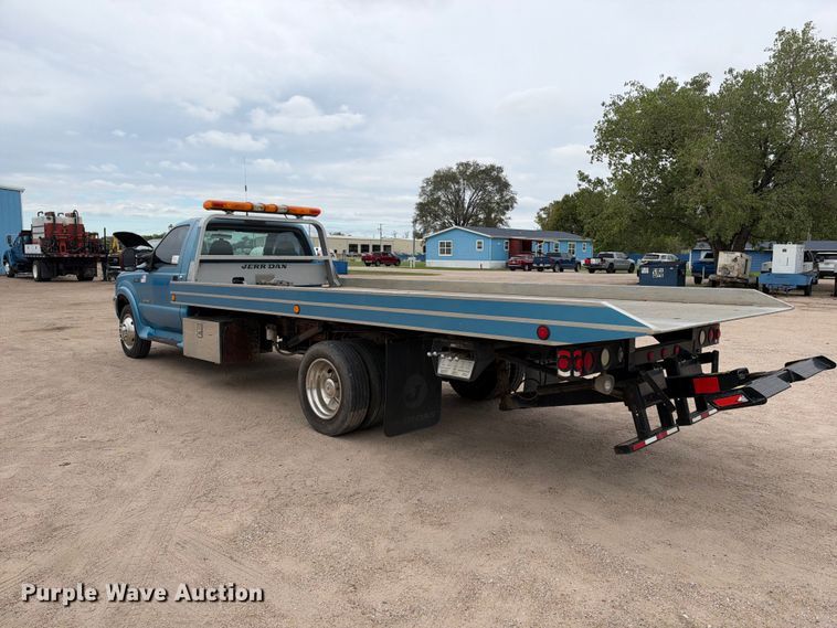 image for item EC4622 2003 Ford F550 rollback truck