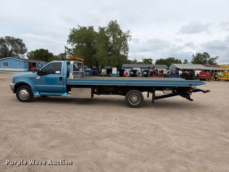 image for item EC4622 2003 Ford F550 rollback truck