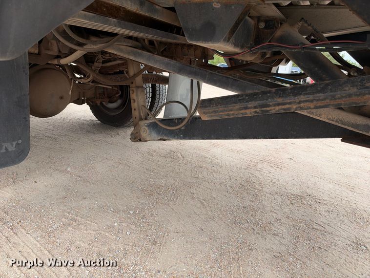 image for item EC4622 2003 Ford F550 rollback truck
