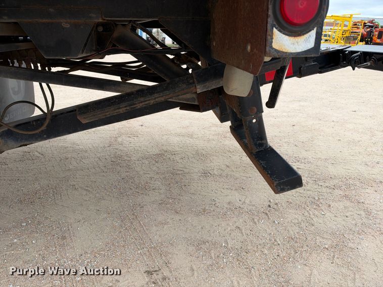 image for item EC4622 2003 Ford F550 rollback truck