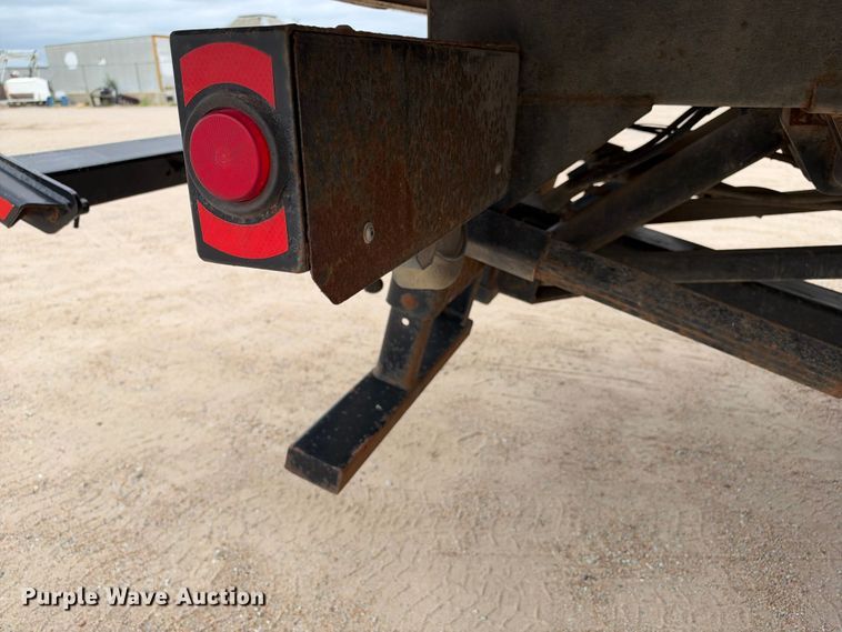 image for item EC4622 2003 Ford F550 rollback truck