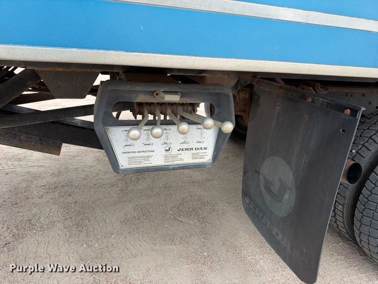 image for item EC4622 2003 Ford F550 rollback truck