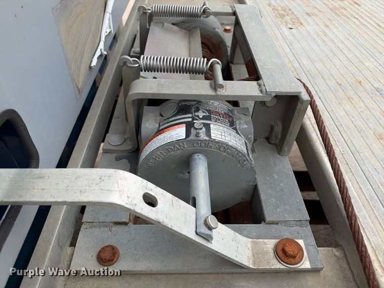 image for item EC4622 2003 Ford F550 rollback truck