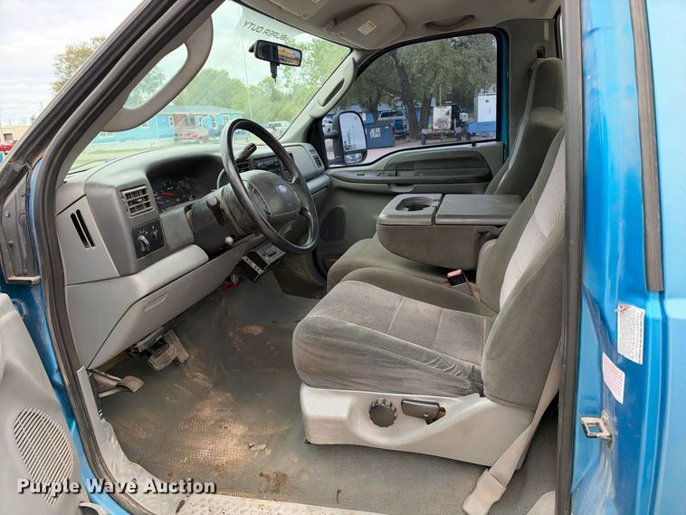 image for item EC4622 2003 Ford F550 rollback truck