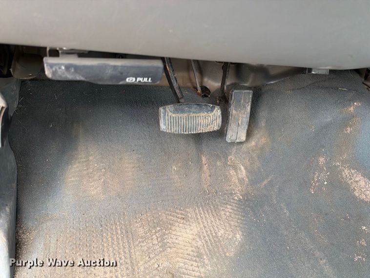 image for item EC4622 2003 Ford F550 rollback truck