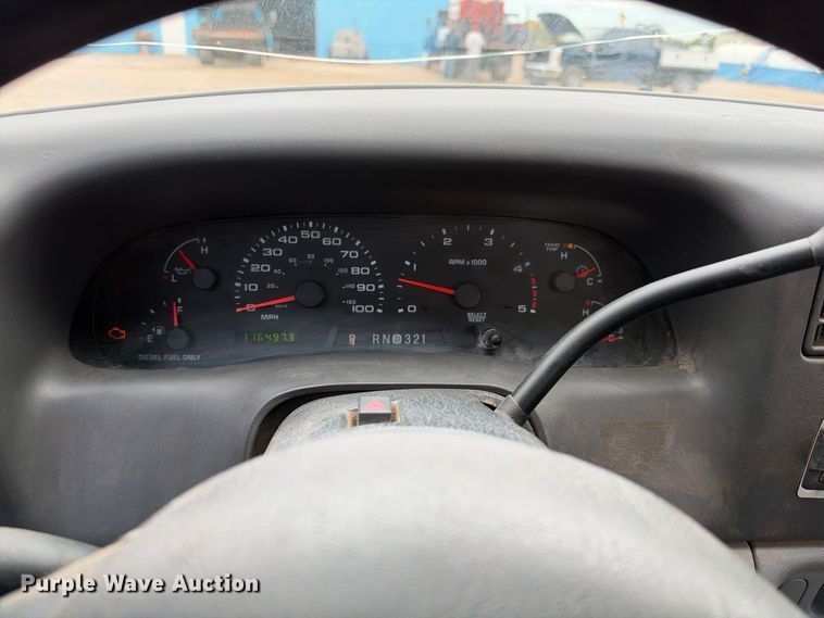 image for item EC4622 2003 Ford F550 rollback truck