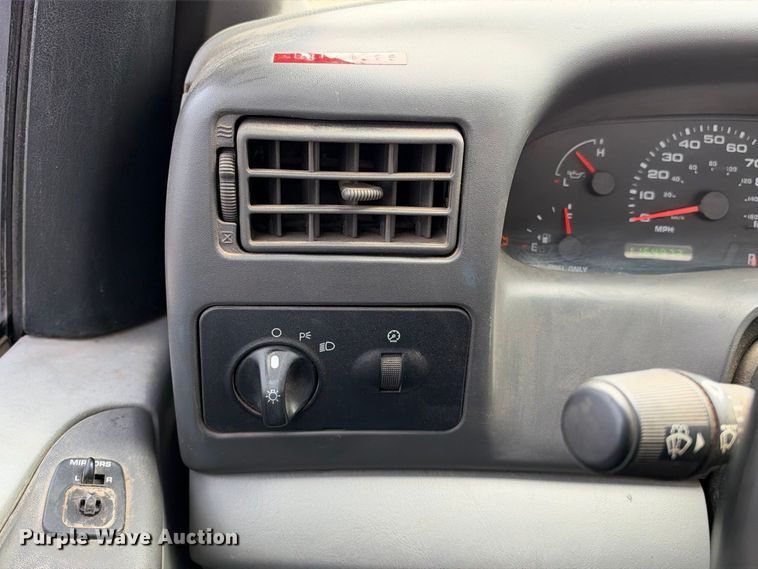 image for item EC4622 2003 Ford F550 rollback truck