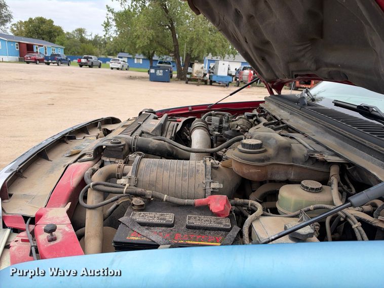 image for item EC4622 2003 Ford F550 rollback truck
