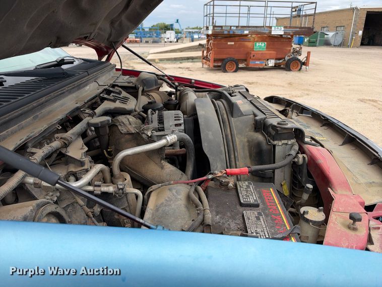 image for item EC4622 2003 Ford F550 rollback truck