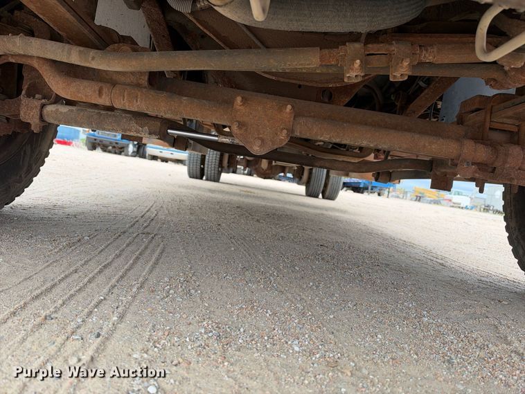image for item EC4622 2003 Ford F550 rollback truck