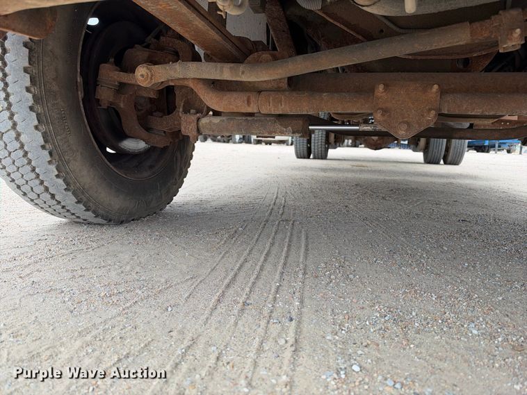 image for item EC4622 2003 Ford F550 rollback truck