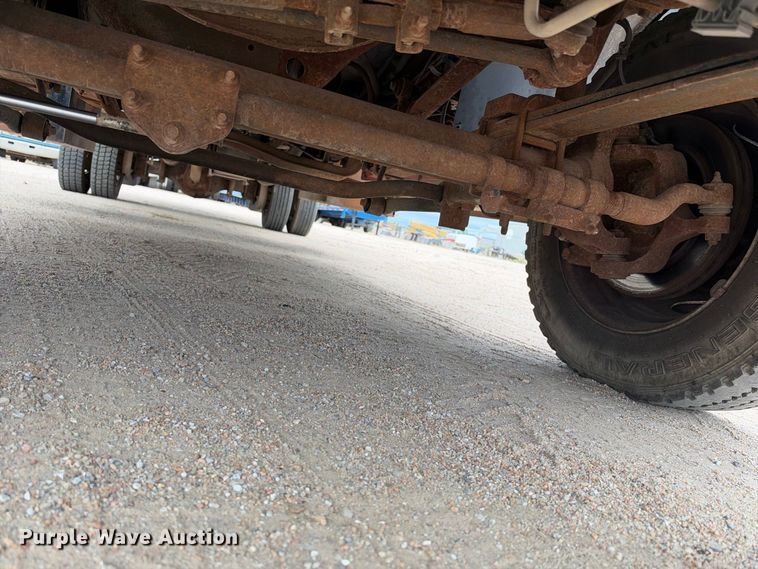image for item EC4622 2003 Ford F550 rollback truck