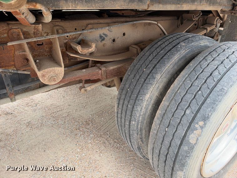 image for item EC4622 2003 Ford F550 rollback truck