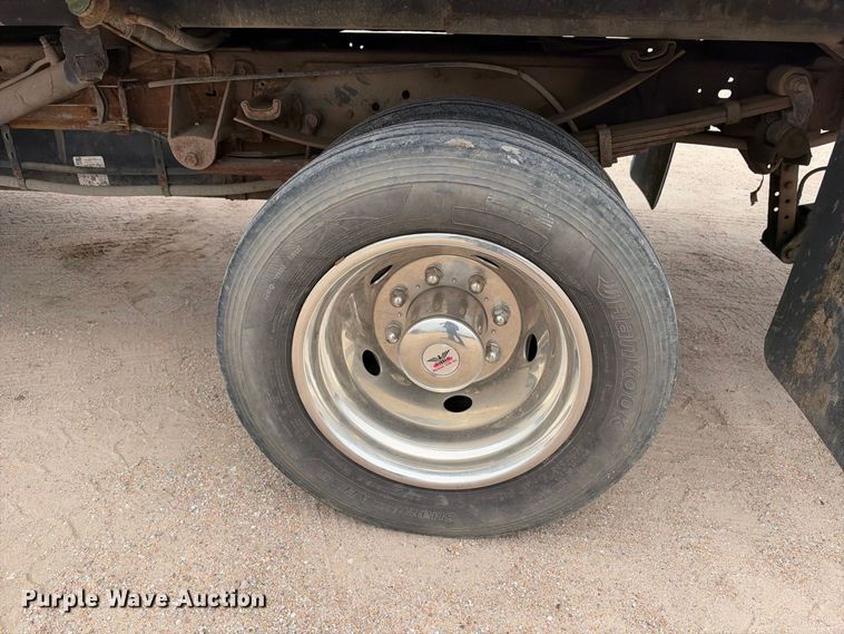 image for item EC4622 2003 Ford F550 rollback truck