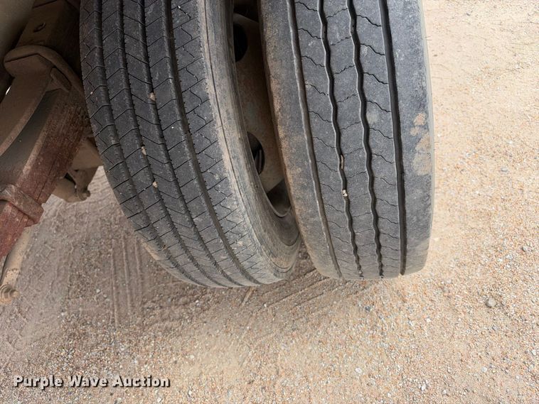 image for item EC4622 2003 Ford F550 rollback truck