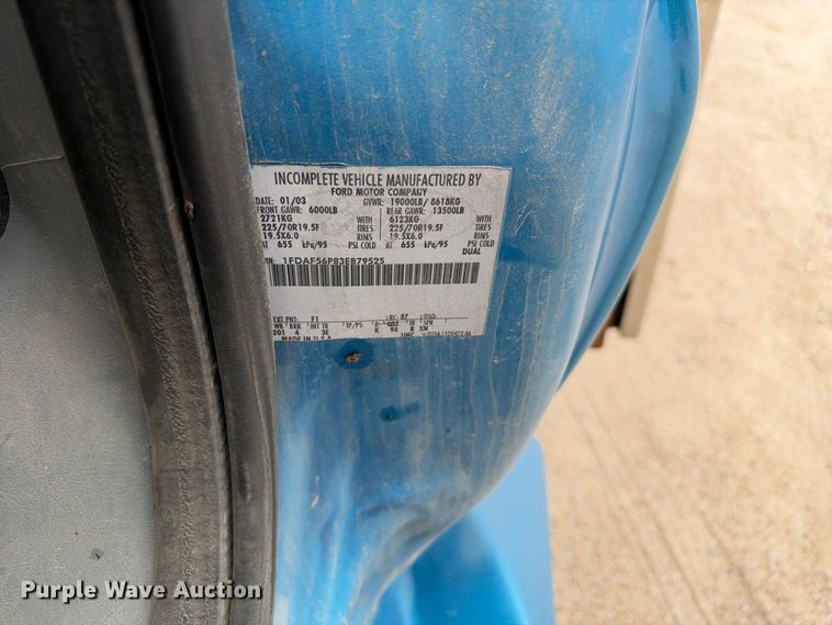 image for item EC4622 2003 Ford F550 rollback truck