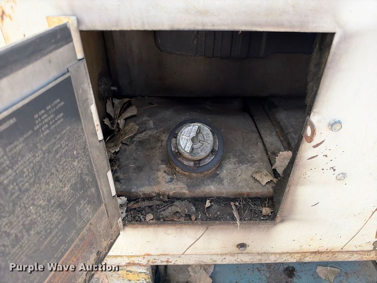 image for item EC4623 1989 LeRoi Air Compressor 