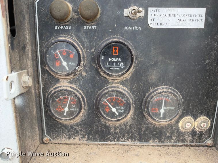 image for item EC4624 1998 LeRoi 125CFM air compressor