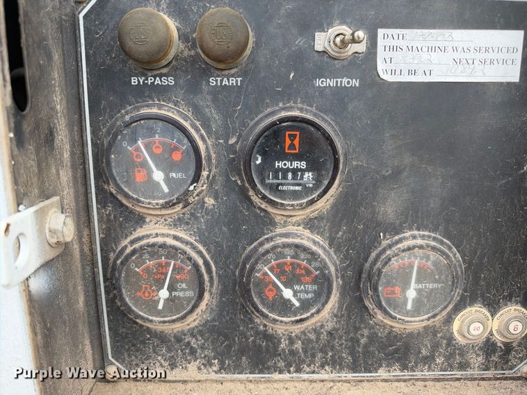 image for item EC4624 1998 LeRoi 125CFM air compressor