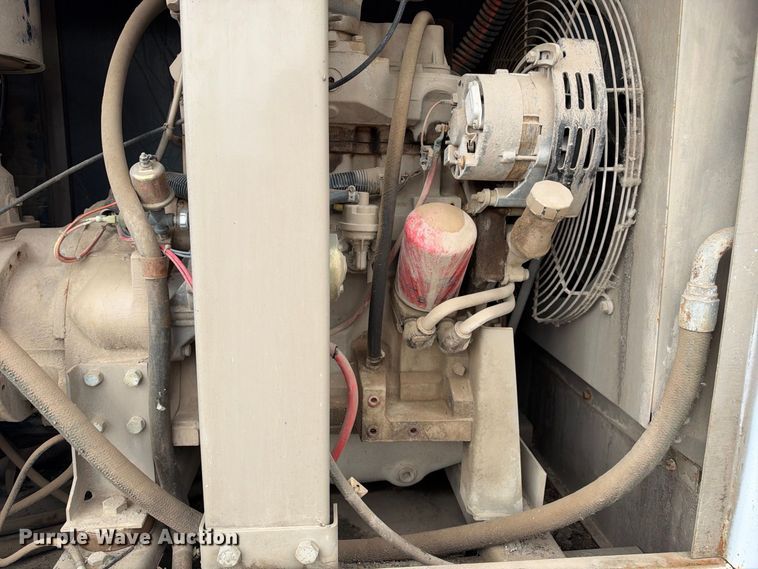 image for item EC4624 1998 LeRoi 125CFM air compressor