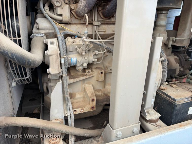 image for item EC4624 1998 LeRoi 125CFM air compressor