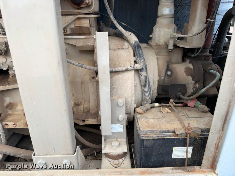 image for item EC4624 1998 LeRoi 125CFM air compressor