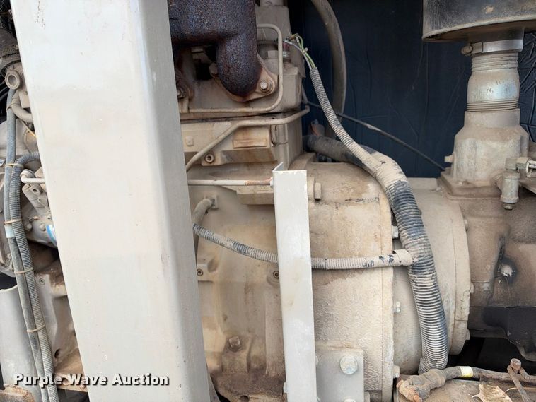 image for item EC4624 1998 LeRoi 125CFM air compressor