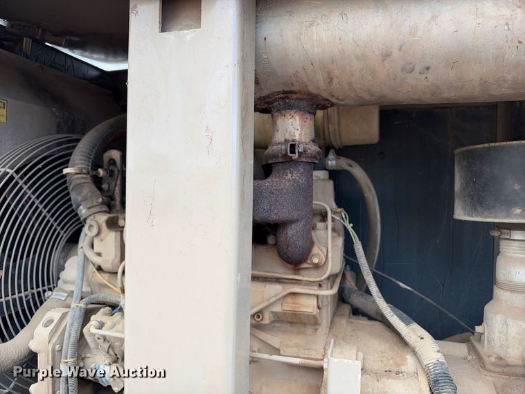 image for item EC4624 1998 LeRoi 125CFM air compressor