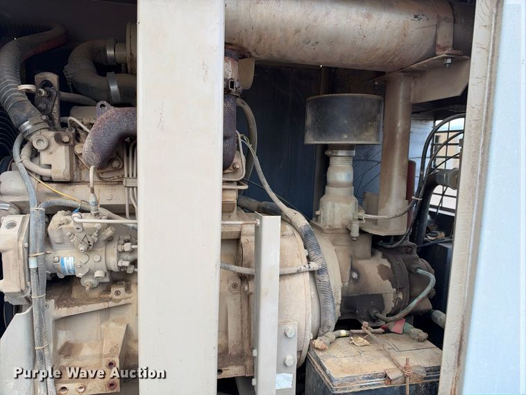 image for item EC4624 1998 LeRoi 125CFM air compressor