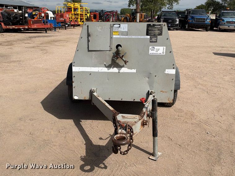 image for item EC4627 1998 LeRoi 185CM air compressor