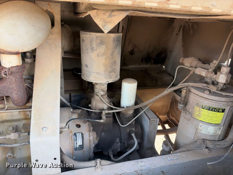 image for item EC4627 1998 LeRoi 185CM air compressor