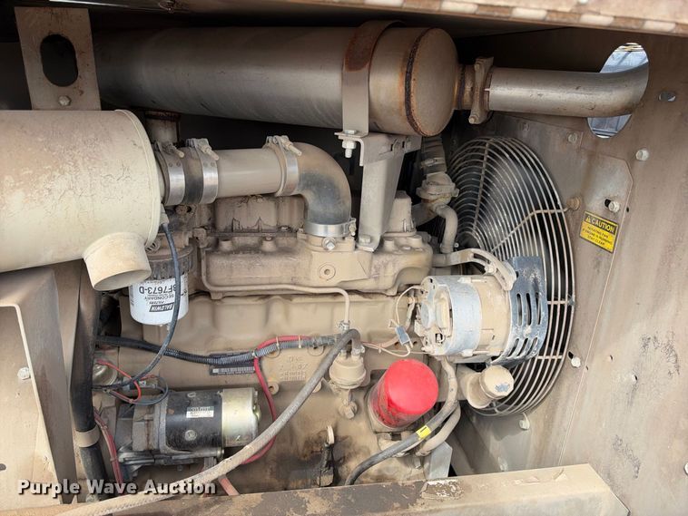 image for item EC4627 1998 LeRoi 185CM air compressor