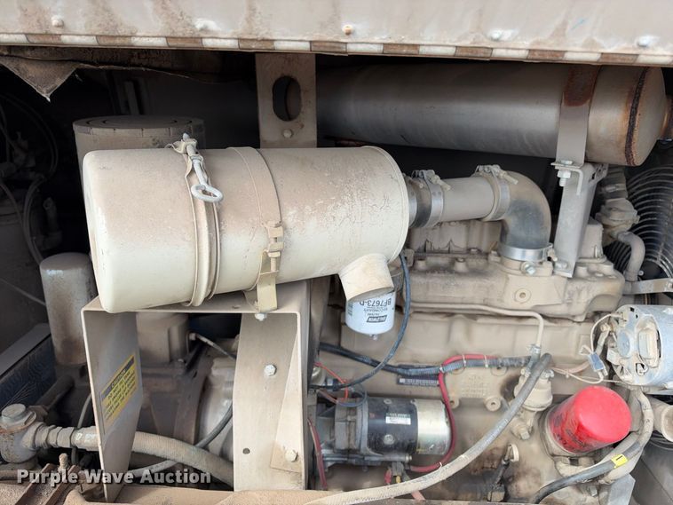 image for item EC4627 1998 LeRoi 185CM air compressor