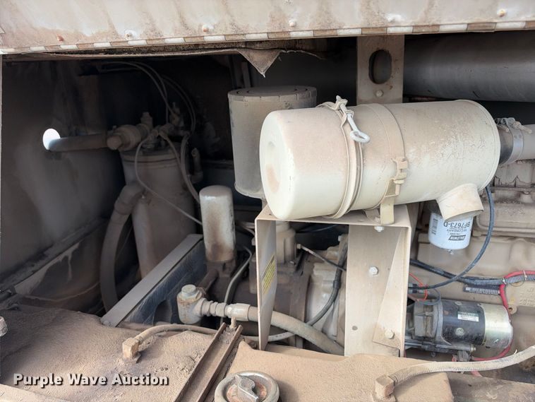 image for item EC4627 1998 LeRoi 185CM air compressor
